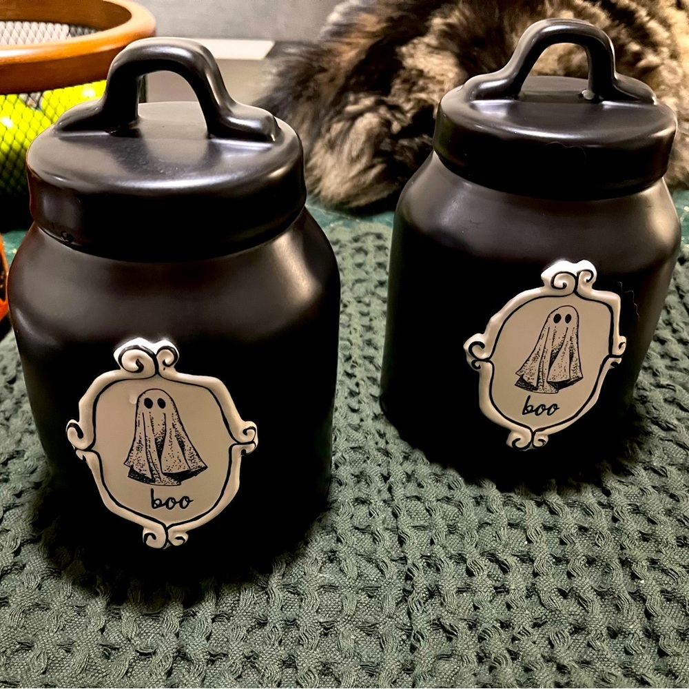 RAE DUNN ghost canister